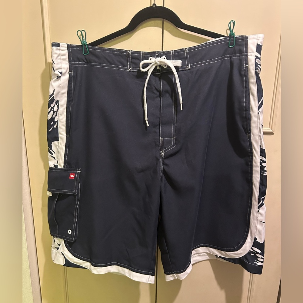Tony Hawks Men’s L swim trunks